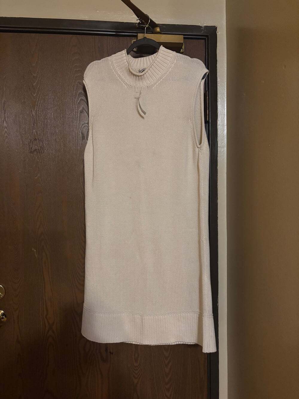 NWT Abercrombie & Fitch Cream Cotton Chunky Knit Rollneck Sleeveless Sweater Mid